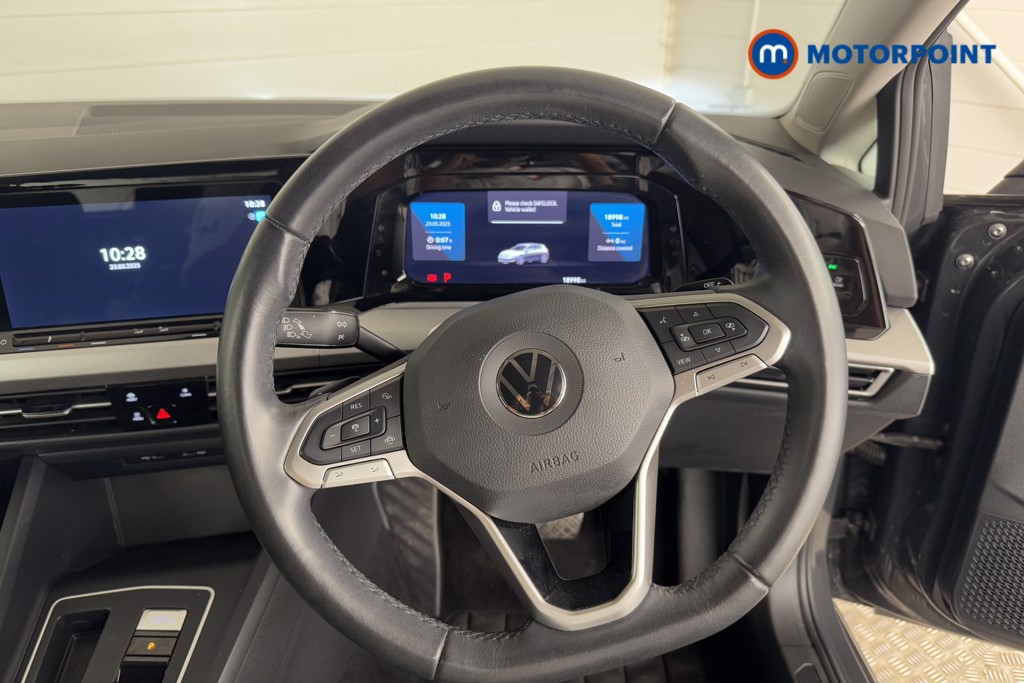 Volkswagen Golf Life Automatic Petrol Hatchback - Stock Number (1532452) - 1st supplementary image