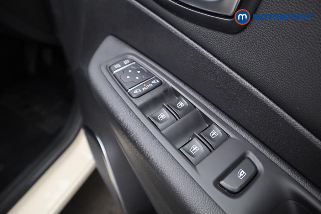 Renault Captur Dynamique S Nav Manual Petrol SUV - Stock Number (1532557) - 20th supplementary image
