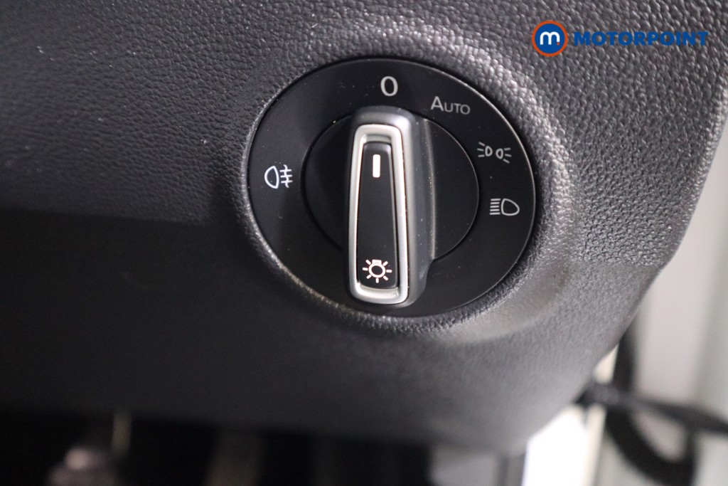Volkswagen T-Roc Design Manual Petrol SUV - Stock Number (1534508) - 9th supplementary image