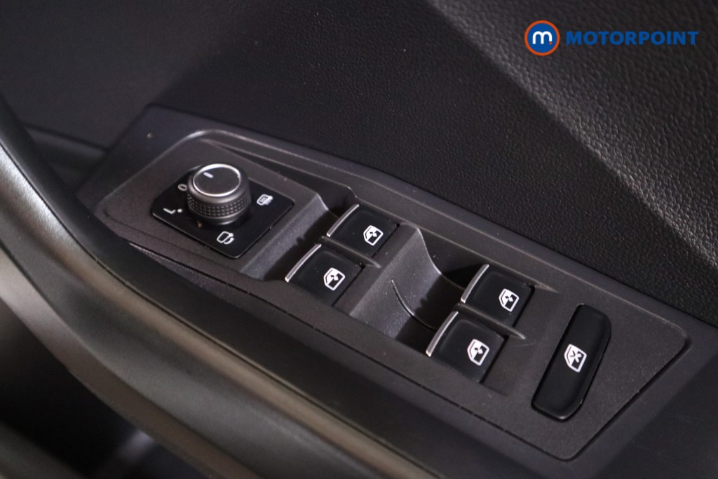 Volkswagen T-Roc Design Manual Petrol SUV - Stock Number (1534508) - 11th supplementary image