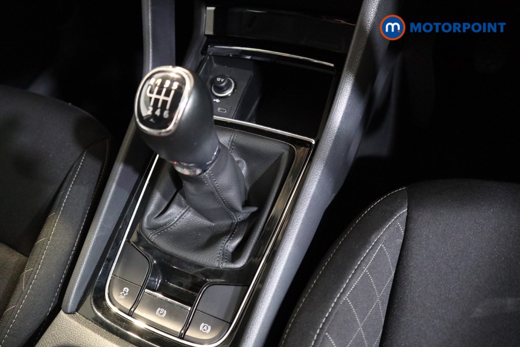 Skoda Karoq Se Technology Manual Petrol SUV - Stock Number (1535861) - 8th supplementary image