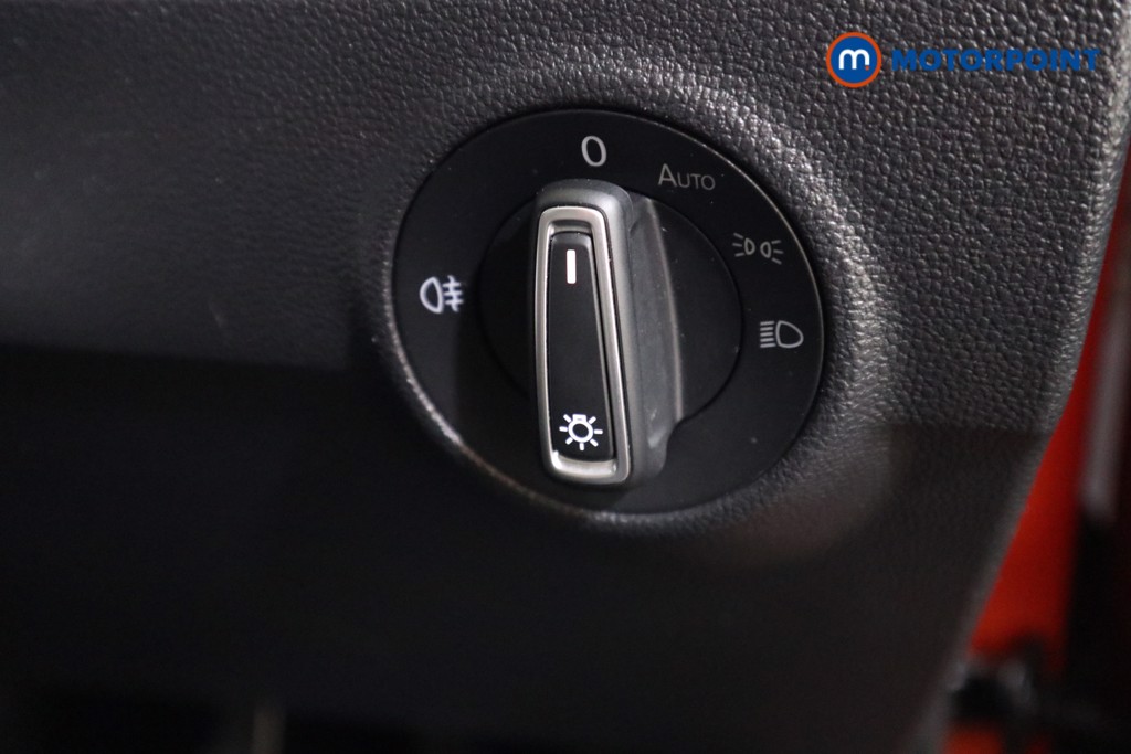 Volkswagen T-Roc Design Manual Petrol SUV - Stock Number (1536808) - 9th supplementary image