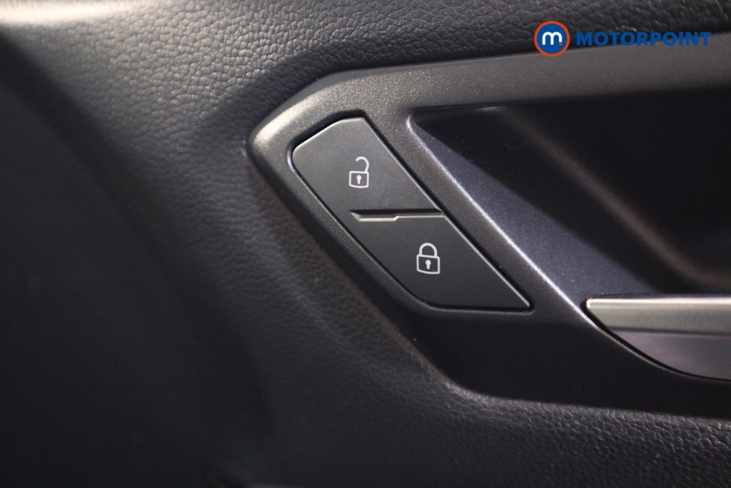 Volkswagen T-Roc Design Manual Petrol SUV - Stock Number (1536808) - 11th supplementary image