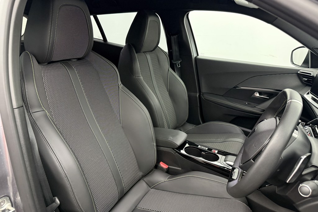 Peugeot 2008 GT Automatic Petrol SUV - Stock Number (1539495) - 16th supplementary image