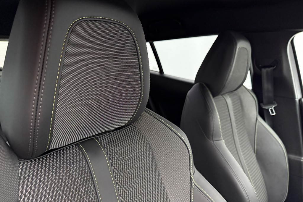 Peugeot 2008 GT Automatic Petrol SUV - Stock Number (1539495) - 17th supplementary image