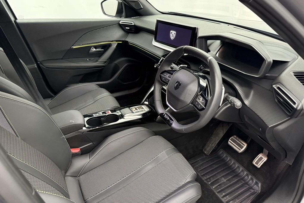 Peugeot 2008 GT Automatic Petrol SUV - Stock Number (1539495) - 1st supplementary image