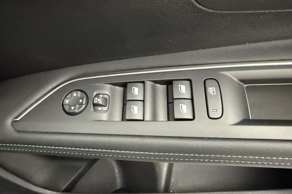 Peugeot 3008 Allure Automatic Petrol-Electric Hybrid SUV - Stock Number (1539558) - 14th supplementary image