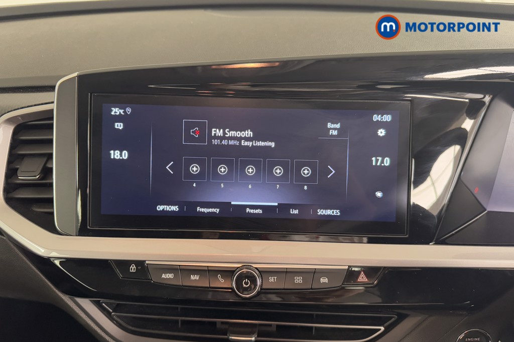 Vauxhall Grandland Ultimate Manual Petrol SUV - Stock Number (1539570) - 2nd supplementary image