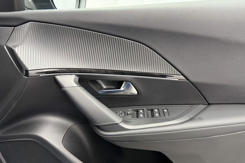 Peugeot 2008 GT Automatic Petrol SUV - Stock Number (1539735) - 14th supplementary image