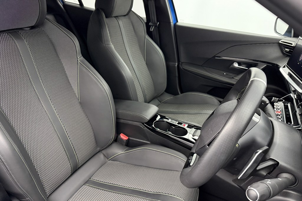 Peugeot 2008 GT Automatic Petrol SUV - Stock Number (1539735) - 16th supplementary image