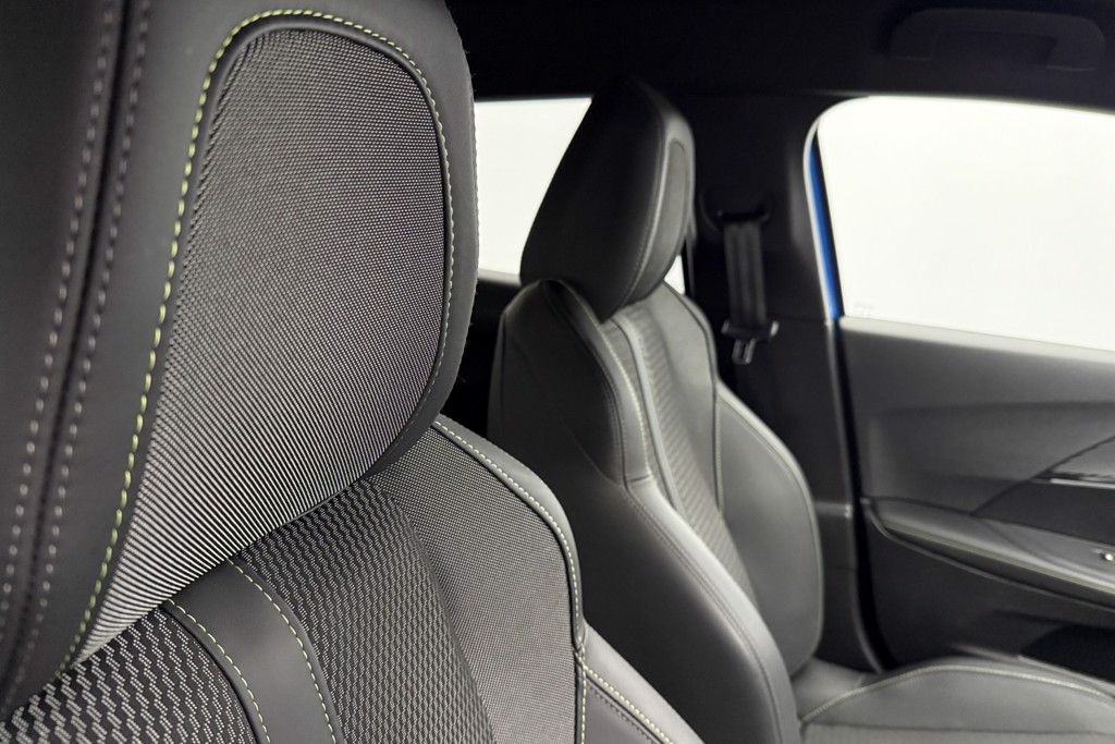 Peugeot 2008 GT Automatic Petrol SUV - Stock Number (1539735) - 17th supplementary image