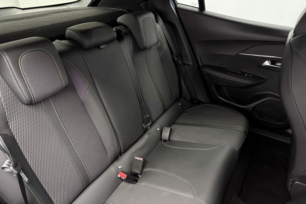 Peugeot 2008 GT Automatic Petrol SUV - Stock Number (1539735) - 18th supplementary image
