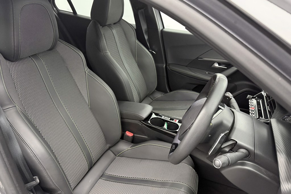 Peugeot 2008 GT Automatic Petrol SUV - Stock Number (1539737) - 16th supplementary image