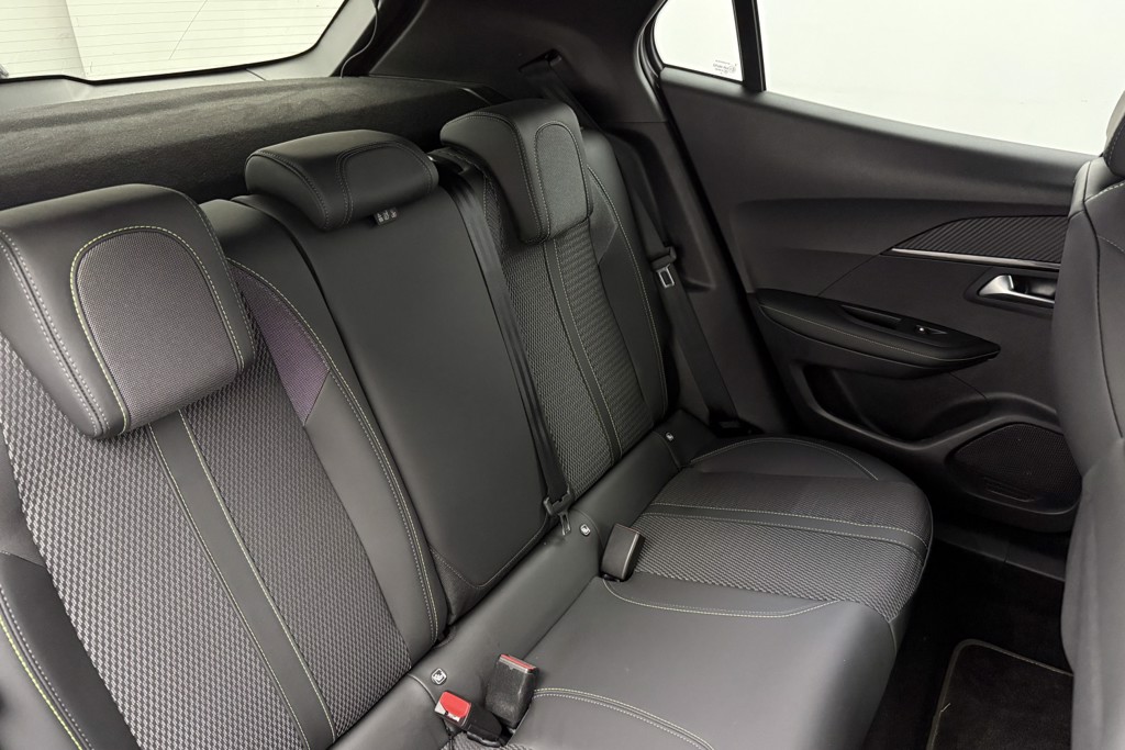 Peugeot 2008 GT Automatic Petrol SUV - Stock Number (1539737) - 17th supplementary image