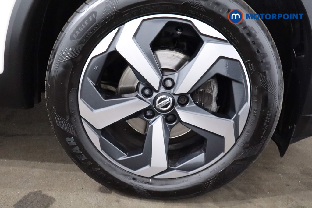 Nissan Qashqai N-Connecta Manual Petrol SUV - Stock Number (1541135) - 9th supplementary image