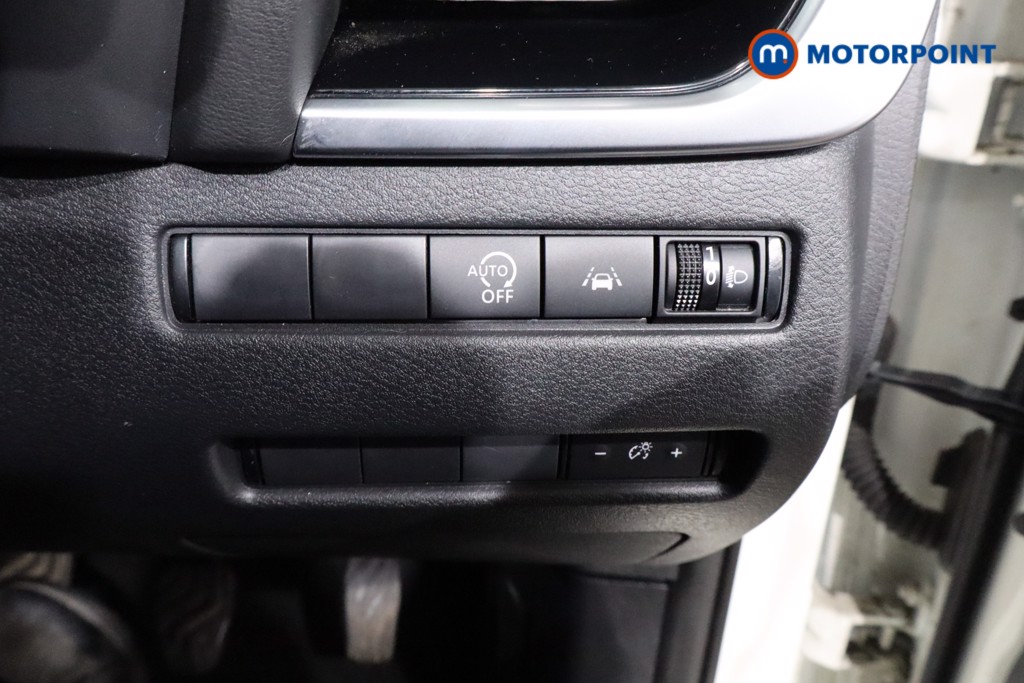 Nissan Qashqai N-Connecta Manual Petrol SUV - Stock Number (1541135) - 22nd supplementary image