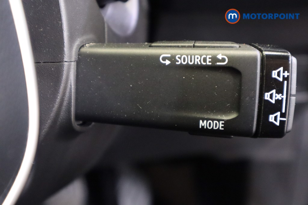 Renault Captur S Edition Manual Petrol SUV - Stock Number (1541680) - 18th supplementary image