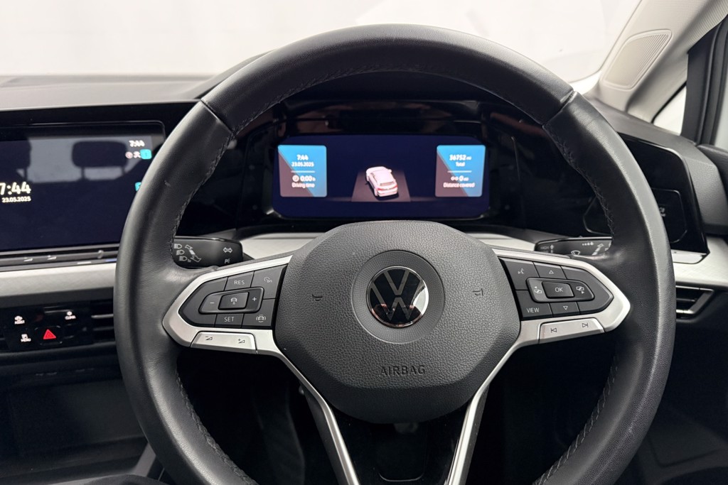 Volkswagen Golf Life Manual Petrol Hatchback - Stock Number (1541906) - 1st supplementary image