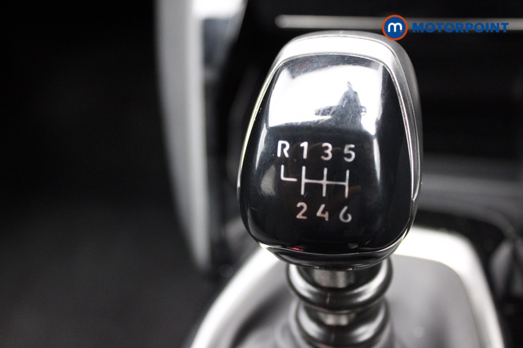 Peugeot 2008 Allure Manual Petrol SUV - Stock Number (1543317) - 8th supplementary image