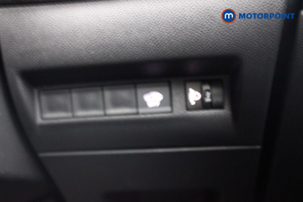 Peugeot 2008 Allure Manual Petrol SUV - Stock Number (1543317) - 12th supplementary image