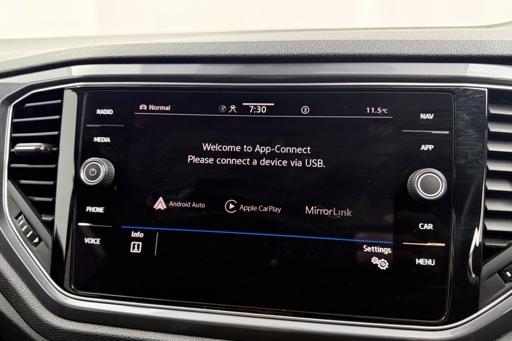 Volkswagen T-Roc R-Line Automatic Diesel SUV - Stock Number (1544947) - 13th supplementary image