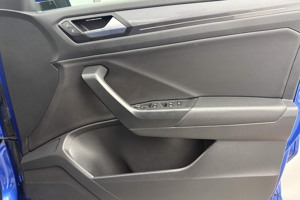 Volkswagen T-Roc R-Line Automatic Diesel SUV - Stock Number (1544947) - 19th supplementary image