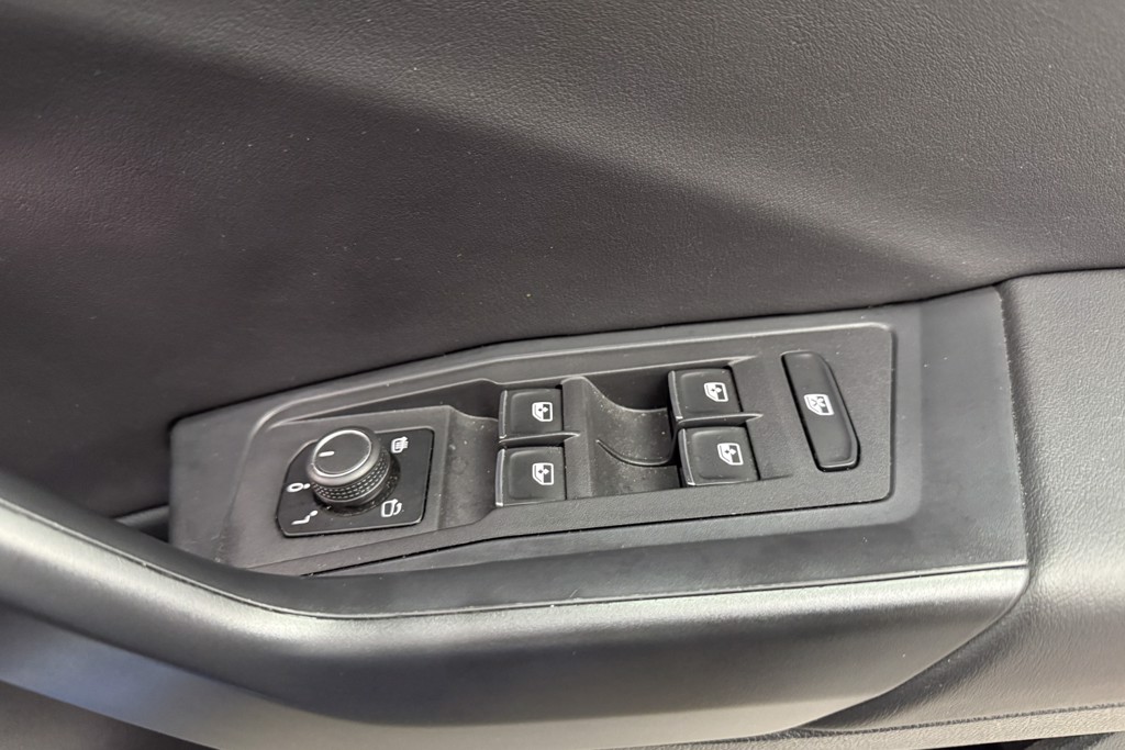Volkswagen T-Roc R-Line Automatic Diesel SUV - Stock Number (1544947) - 20th supplementary image