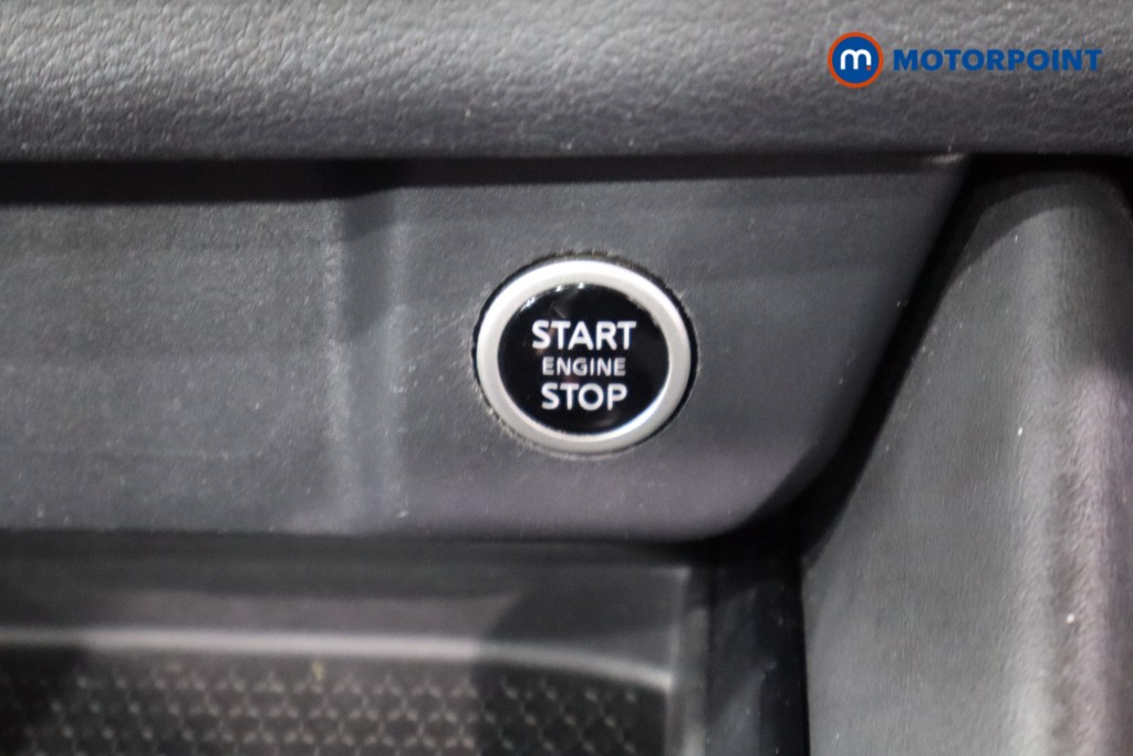 Nissan Qashqai N-Connecta Automatic Petrol SUV - Stock Number (1545346) - 15th supplementary image