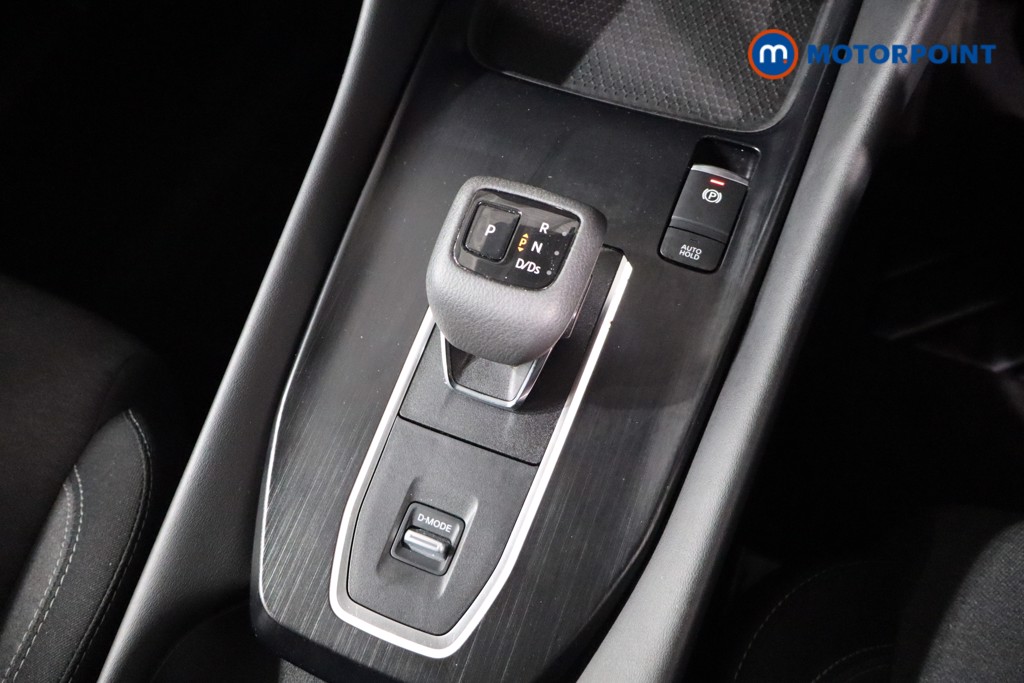 Nissan Qashqai N-Connecta Automatic Petrol SUV - Stock Number (1545346) - 18th supplementary image