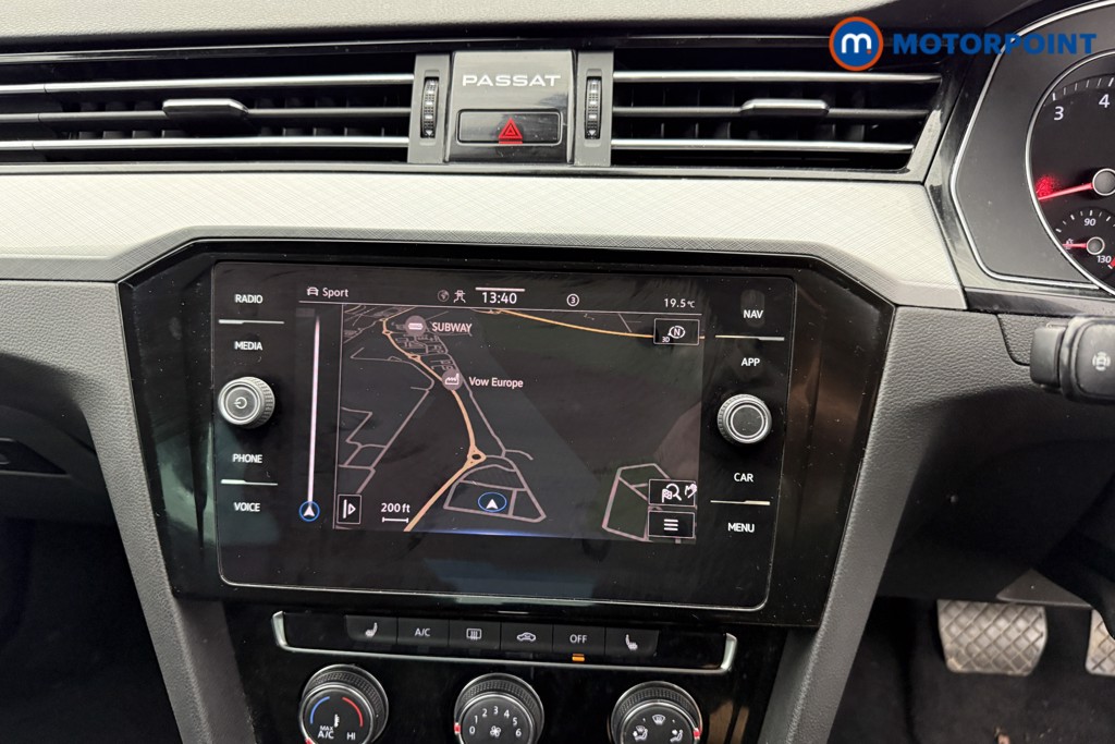Volkswagen Passat SEL Automatic Petrol Saloon - Stock Number (1546465) - 9th supplementary image