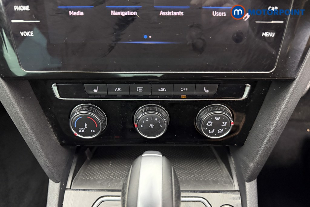 Volkswagen Passat SEL Automatic Petrol Saloon - Stock Number (1546465) - 12th supplementary image