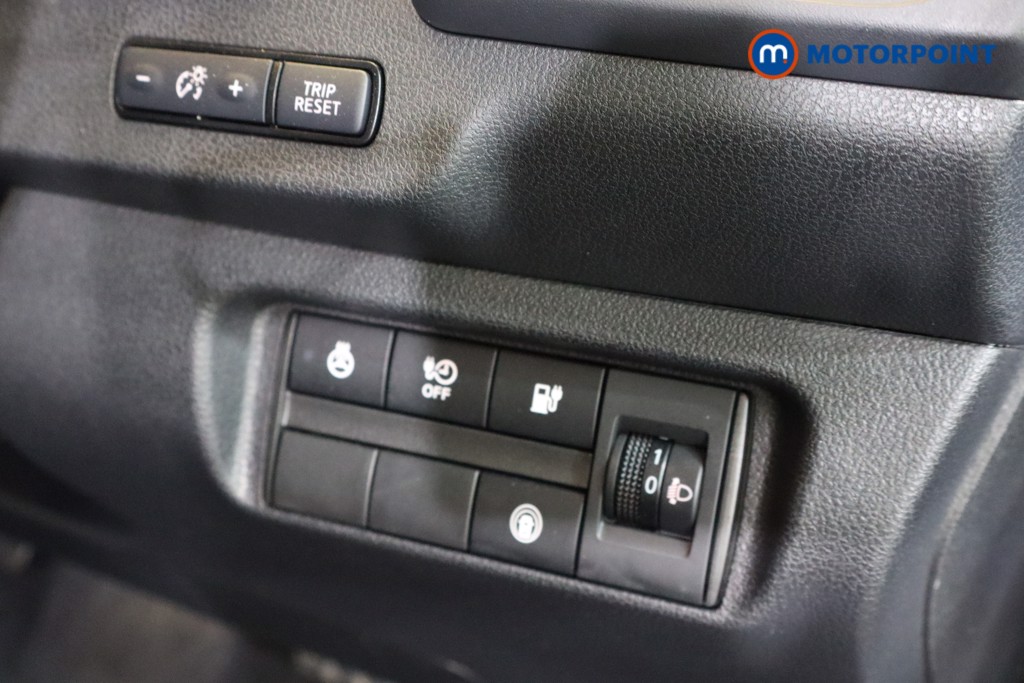 Nissan Leaf N-Connecta Automatic Electric Hatchback - Stock Number (1547056) - 8th supplementary image