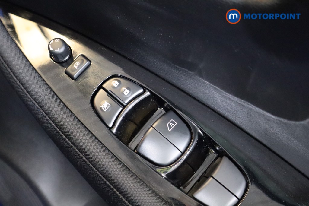 Nissan Leaf N-Connecta Automatic Electric Hatchback - Stock Number (1547056) - 9th supplementary image