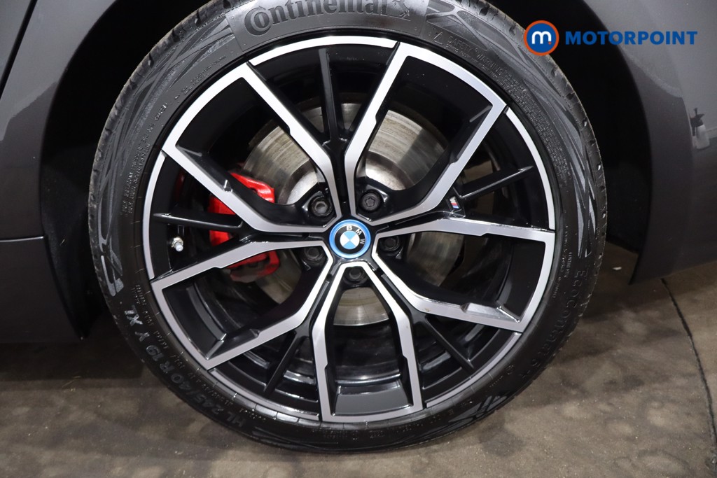 BMW 5 Series M Sport Automatic Petrol Plug-In Hybrid Estate - Stock Number (1546977) - 9th supplementary image