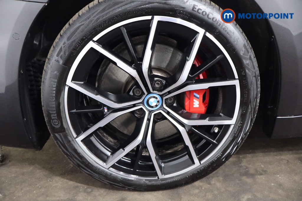 BMW 5 Series M Sport Automatic Petrol Plug-In Hybrid Estate - Stock Number (1546977) - 12th supplementary image