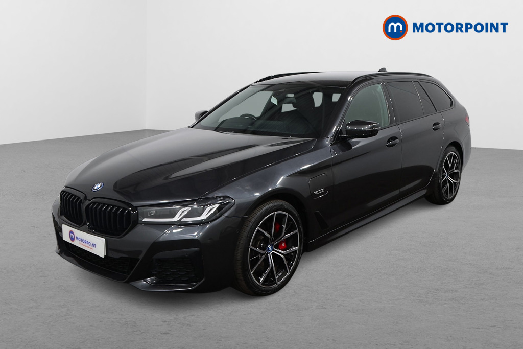 BMW 5 Series M Sport Automatic Petrol Plug-In Hybrid Estate - Stock Number (1546977) - Passenger side front corner