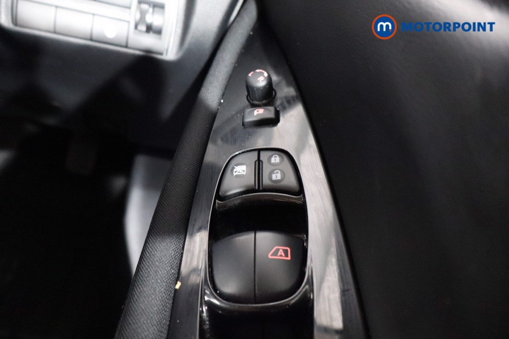 Nissan Leaf N-Connecta Automatic Electric Hatchback - Stock Number (1546812) - 18th supplementary image