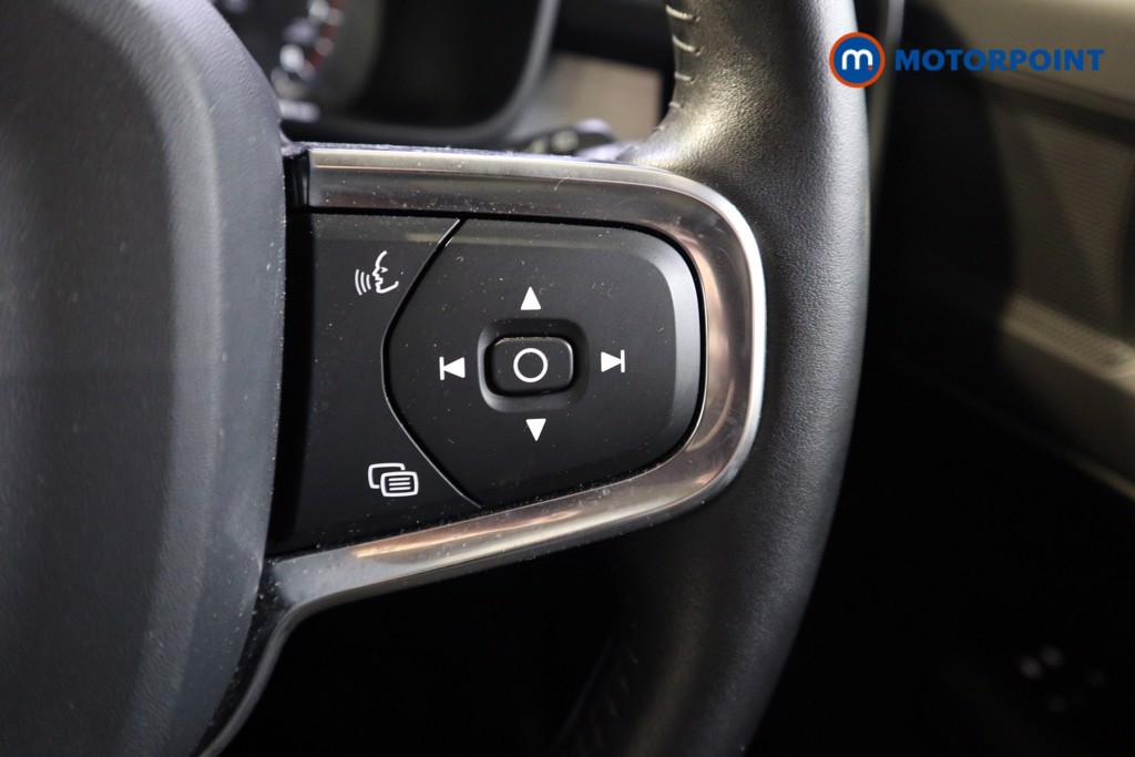 Volvo Xc40 Momentum Automatic Petrol SUV - Stock Number (1535633) - 4th supplementary image