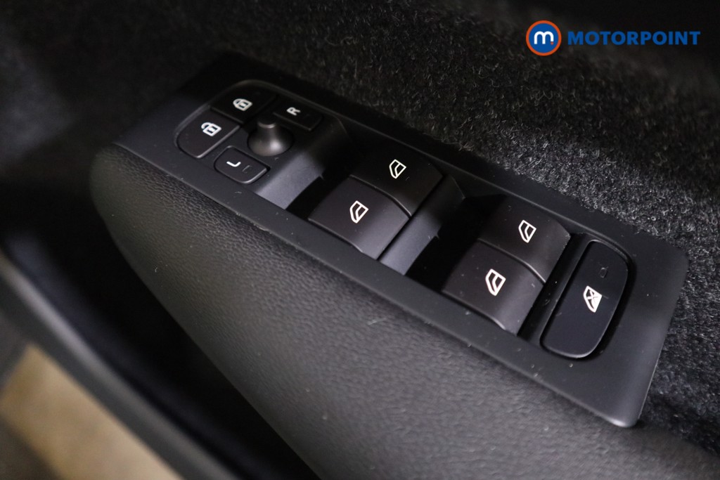 Volvo Xc40 Momentum Automatic Petrol SUV - Stock Number (1535633) - 9th supplementary image