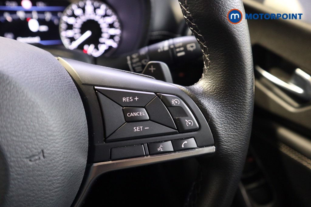 Nissan Juke N-Connecta Automatic Petrol SUV - Stock Number (1536719) - 4th supplementary image
