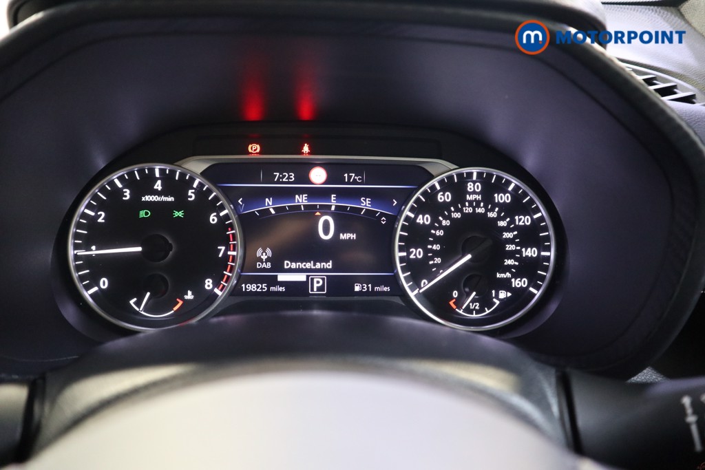 Nissan Juke N-Connecta Automatic Petrol SUV - Stock Number (1536719) - 5th supplementary image