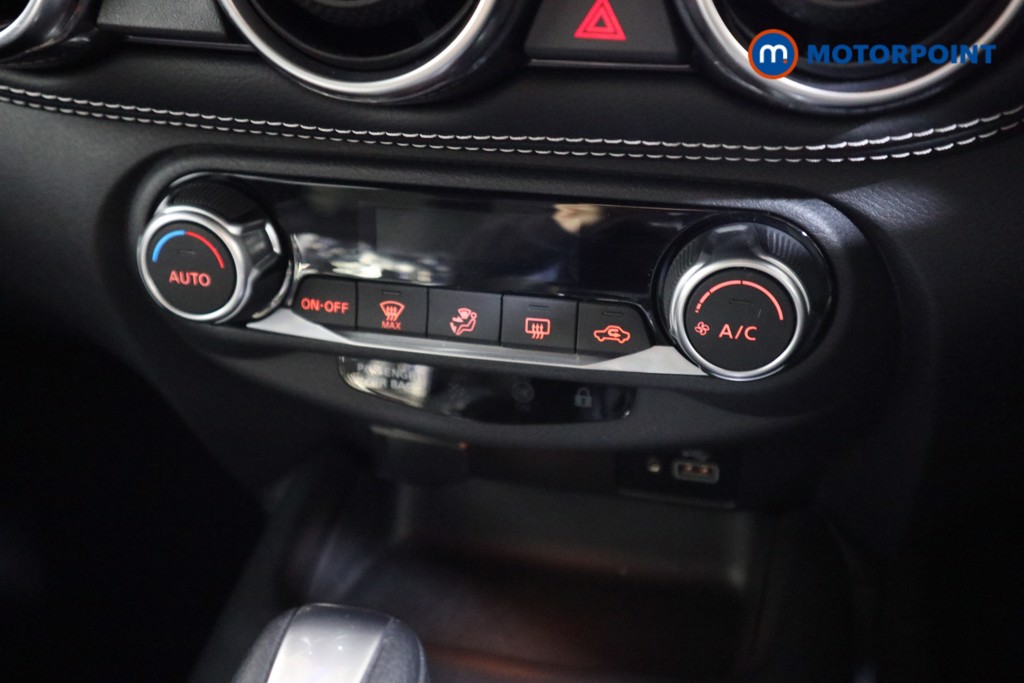 Nissan Juke N-Connecta Automatic Petrol SUV - Stock Number (1536719) - 7th supplementary image