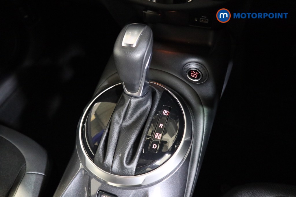 Nissan Juke N-Connecta Automatic Petrol SUV - Stock Number (1536719) - 8th supplementary image