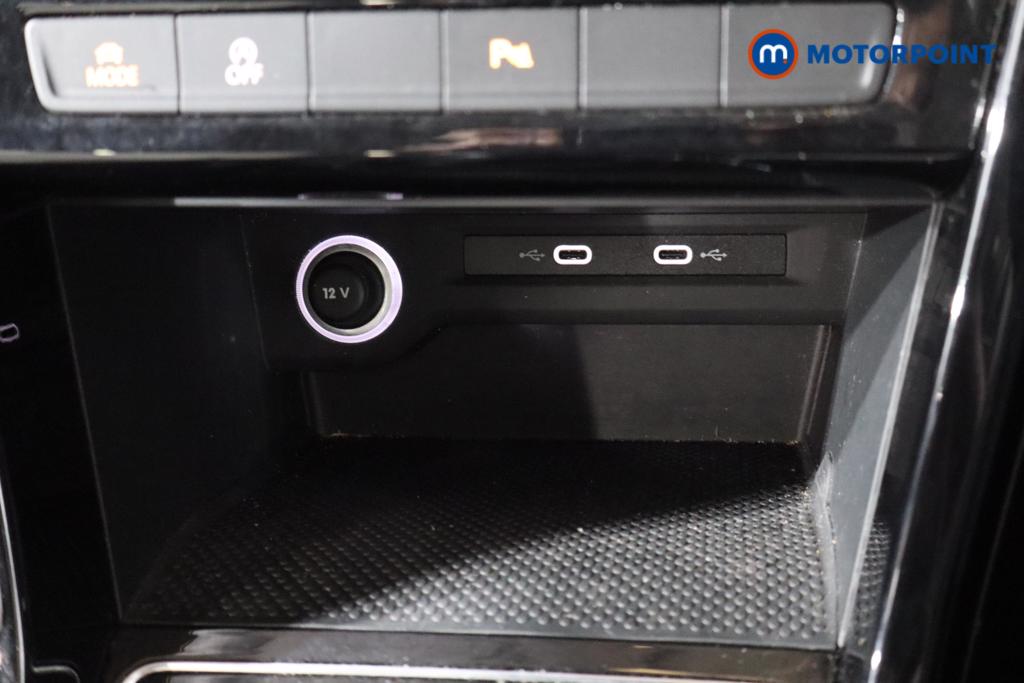 Volkswagen Touran SEL Manual Petrol People Carrier - Stock Number (1541574) - 5th supplementary image