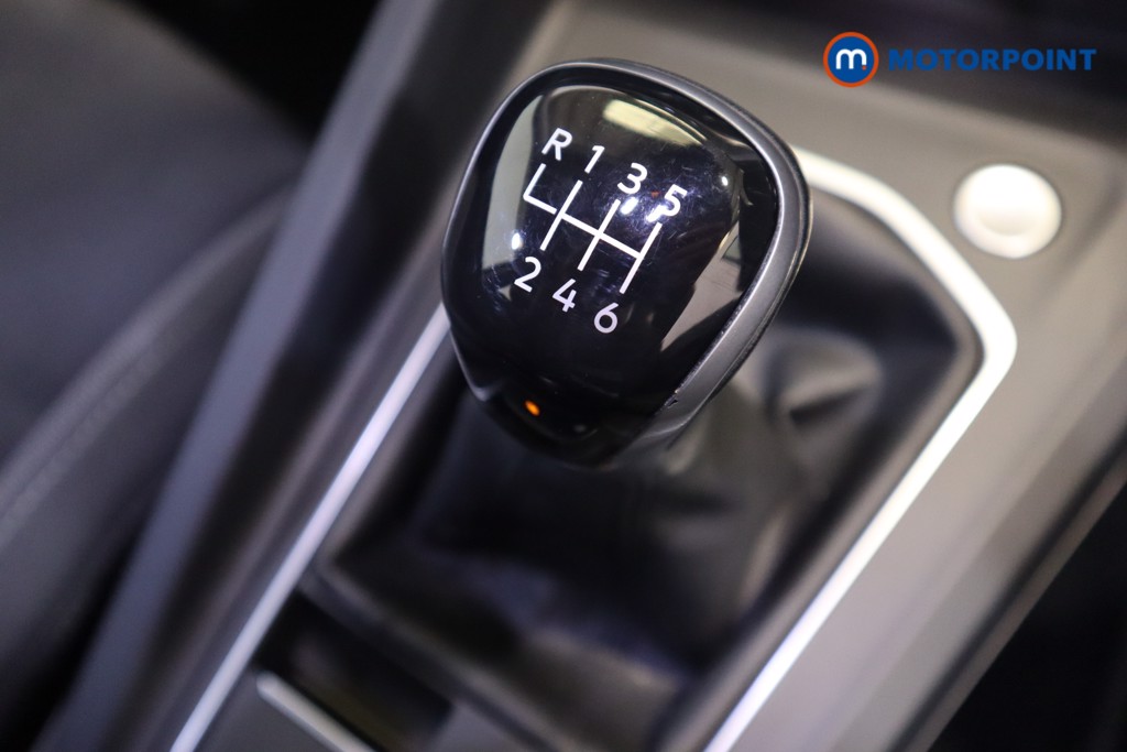 Volkswagen Golf Style Manual Petrol Hatchback - Stock Number (1541815) - 5th supplementary image