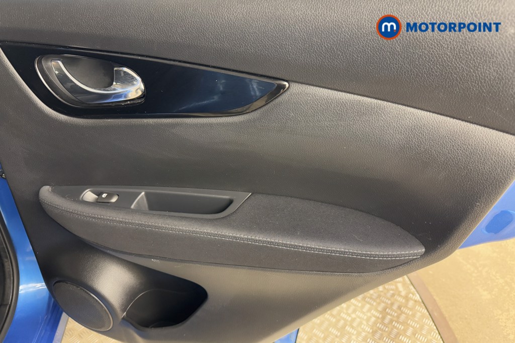 Nissan Qashqai Acenta Premium Manual Petrol SUV - Stock Number (1542262) - 15th supplementary image