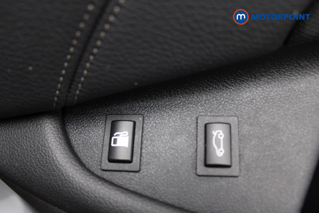 BMW 5 Series M Sport Automatic Petrol Plug-In Hybrid Saloon - Stock Number (1543728) - 16th supplementary image