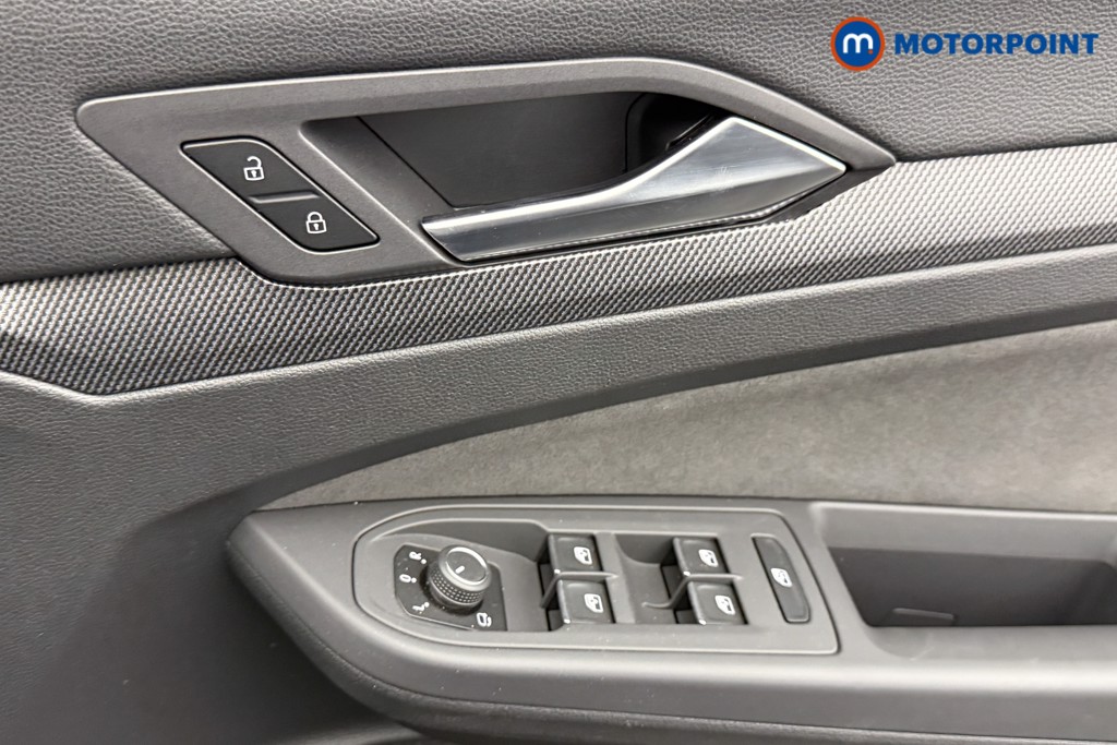 Volkswagen Golf R-Line Manual Petrol Hatchback - Stock Number (1544349) - 14th supplementary image
