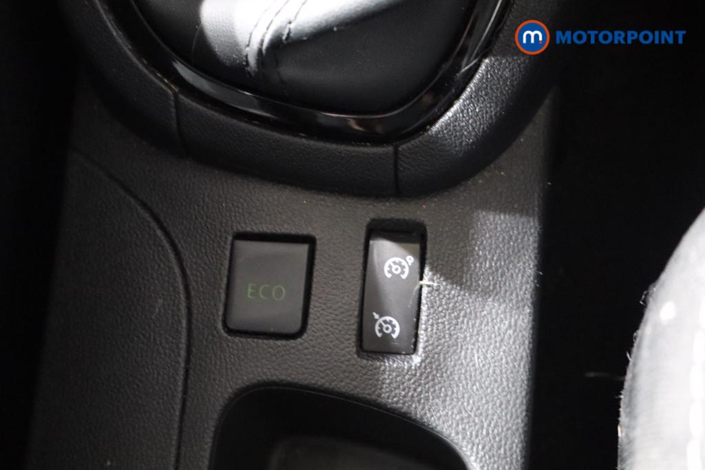 Renault Clio Iconic Manual Petrol Hatchback - Stock Number (1544986) - 6th supplementary image