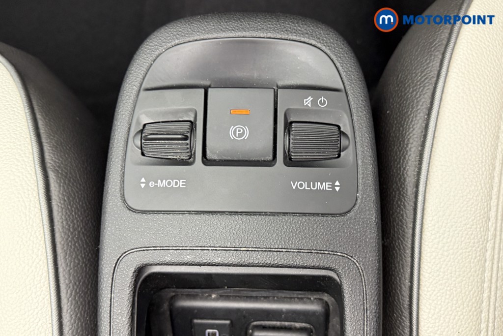 Fiat 500 La Prima Automatic Electric Convertible - Stock Number (1545452) - 12th supplementary image
